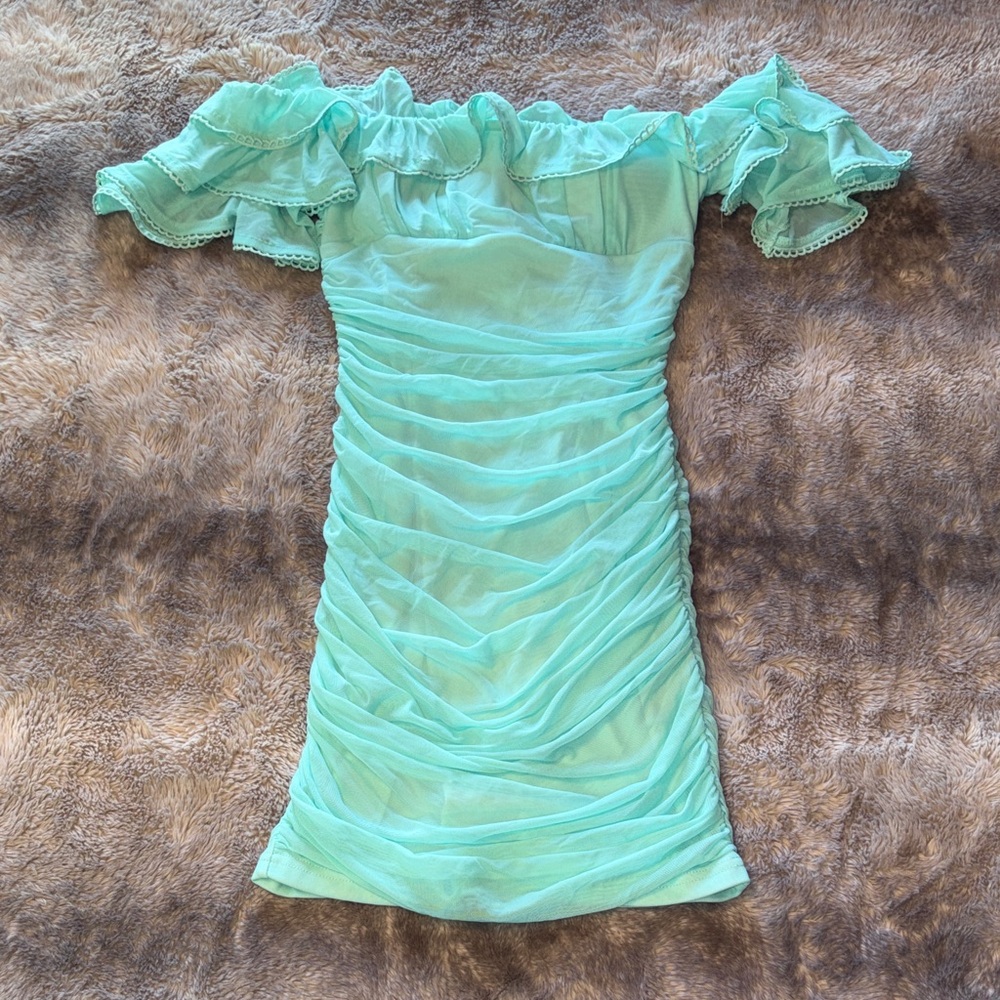 Fashion Nova Mint Green Ruched Off-Shoulder Mini Dress 👗